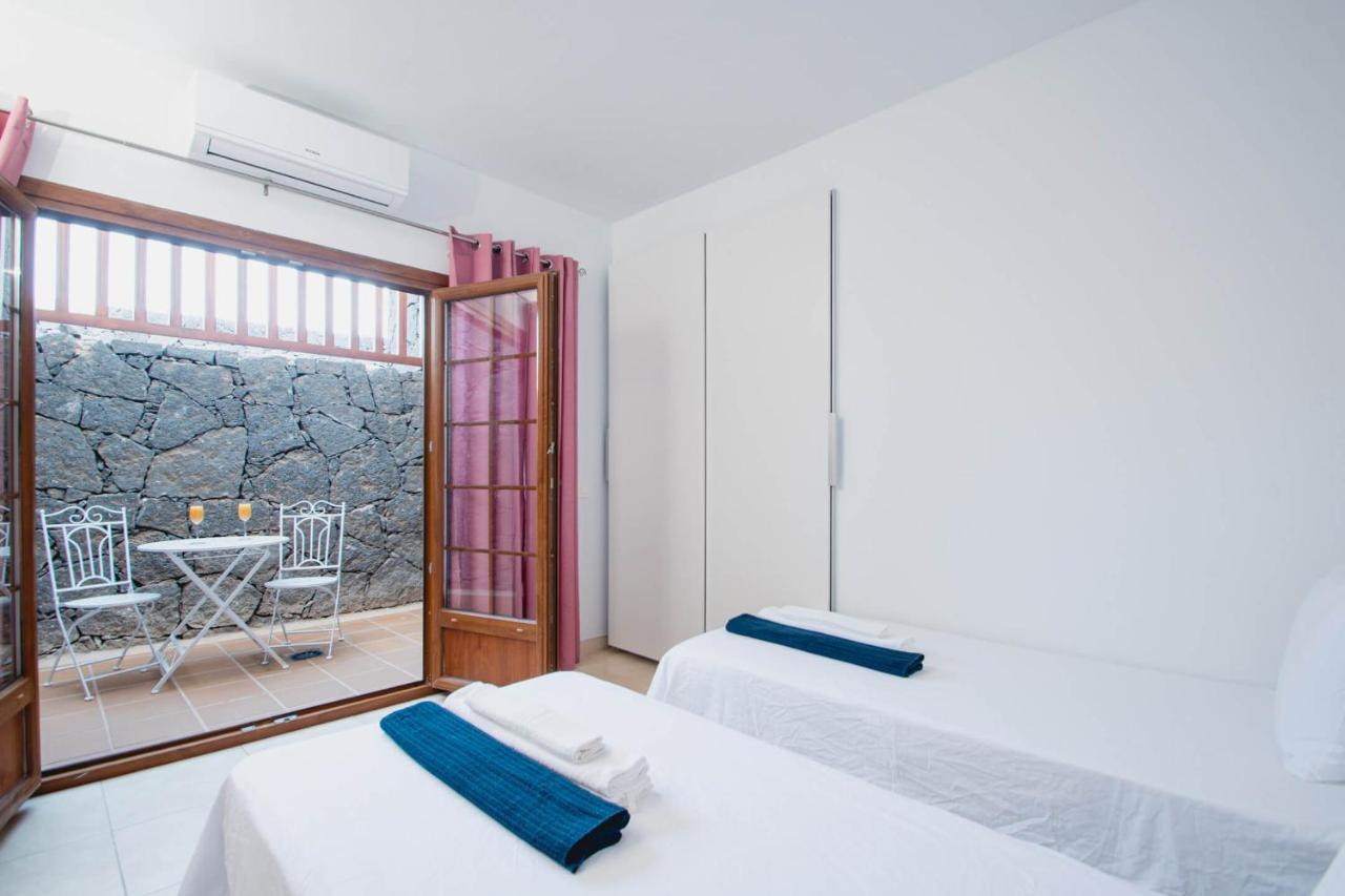 Villa Vista Reina - Luxury 6 Bedroom - Heated Pool- Views - Pool Table - Vista Lobos - Playa Blanca Exterior photo